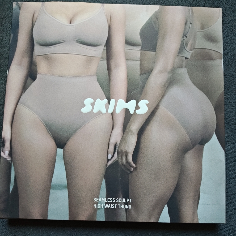 SKIMS Seamless Sculpt High Waist Thong - Tan